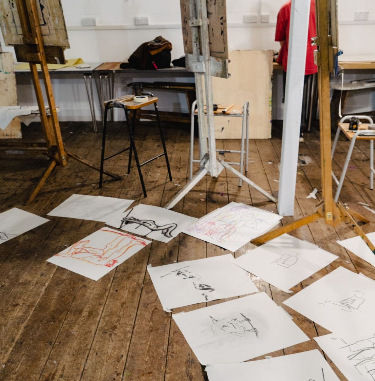 Students participate in a life drawing workshop led by Paul Ruskin, at the Falmouth Illustration Festival 7th February 2022.