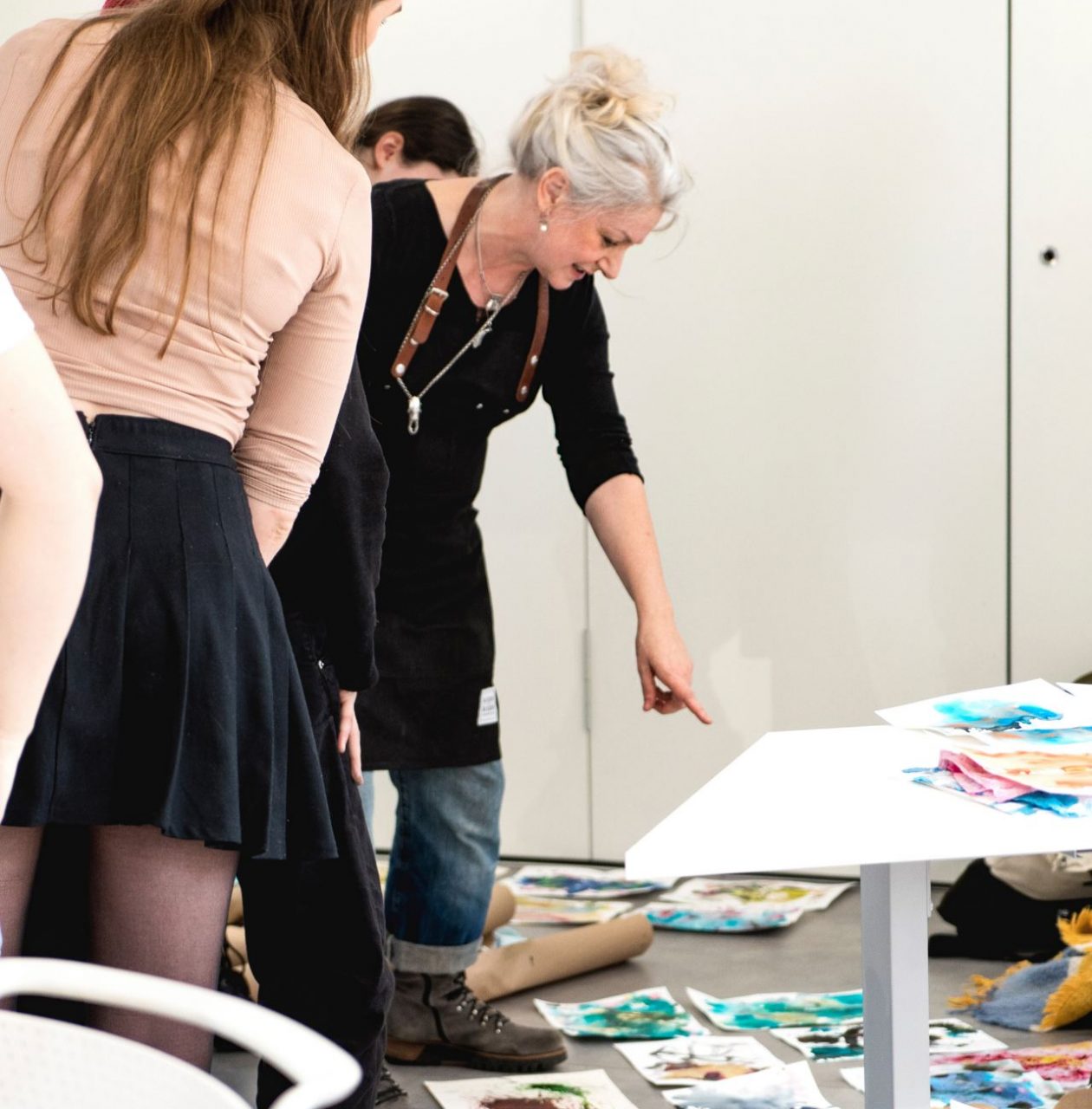 Theresa Clarke visits Falmouth University to run a workshop for the 2022 Falmouth Illustration Festival, students take part by creating art using several different techniques. 